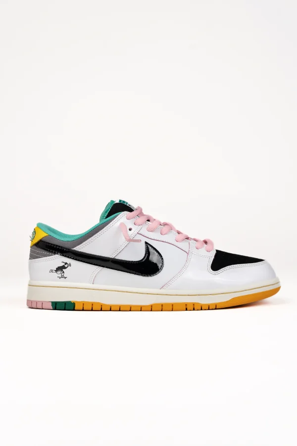 Nike Sb Dunk Black and white